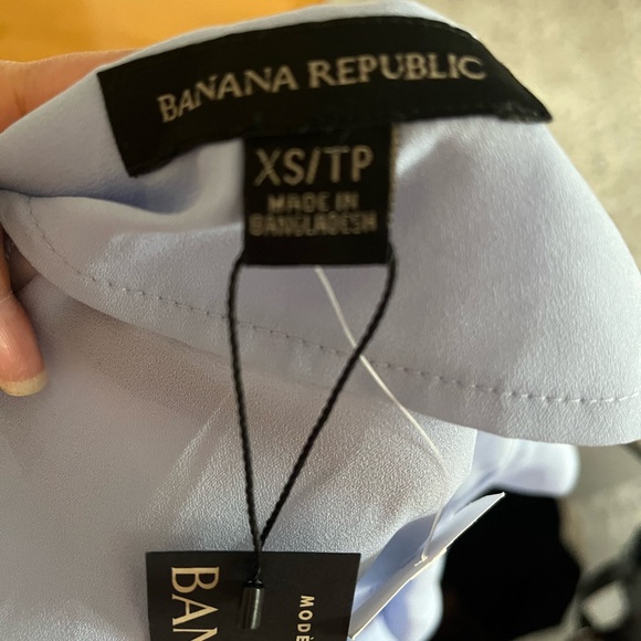 NWT banana republic sky blue top. Sleeveless with ruffles. - Picture 2 of 2